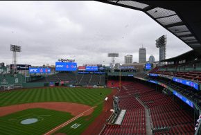 إل جي تُزوّد ​​ملعب بوسطن RED SOX بحلول عرض تجارية ضخمة
