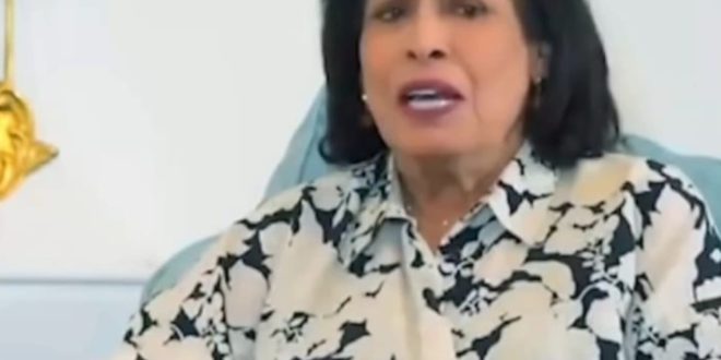 على كرسي متحرك.. حياة الفهد تلفت الأنظار في زيارتها للعراق