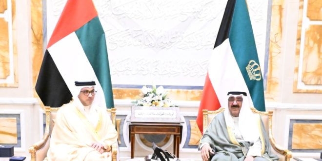 سمو الأمير يستقبل نائب رئيس دولة الإمارات نائب رئيس الوزراء رئيس ديوان الرئاسة