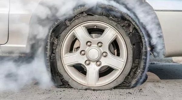 الدكتورة أفنان الملحم تحذر: تغير الفصول يؤثر على ضغط الإطارات وسلامة القيادة