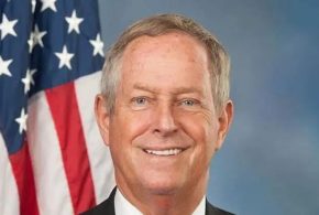 النائب الامريكي : قانون قيصر تفويض الدفاع الوطني