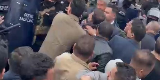 اتحاد المقاولين العراقيين يستنكر الاعتداء على متظاهرين طالبوا بمستحقاتهم المتأخرة منذ سنوات اتحاد المقاولين العراقيين يستنكر الاعتداء على متظاهرين طالبوا بمستحقاتهم المتأخرة منذ سنوات