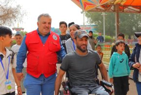 تجميع عراقيون للمعاقين وذو الاحتياجات الخاصة وفريق الصحة والبيئة مكتب البصرة ينظمون سفرة سياحية للمعاقين