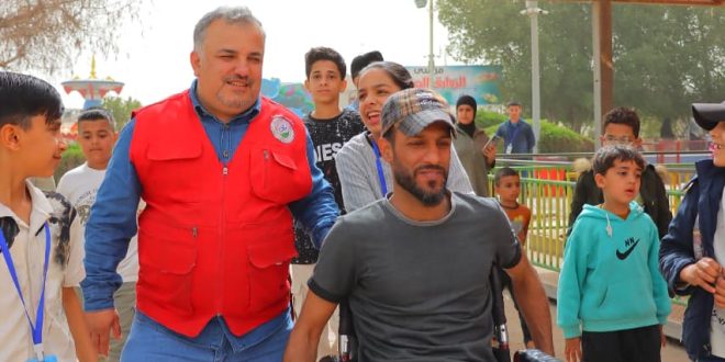 تجميع عراقيون للمعاقين وذو الاحتياجات الخاصة وفريق الصحة والبيئة مكتب البصرة ينظمون سفرة سياحية للمعاقين